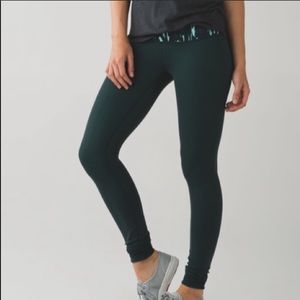 Lululemon Reversible Leggings, size 6